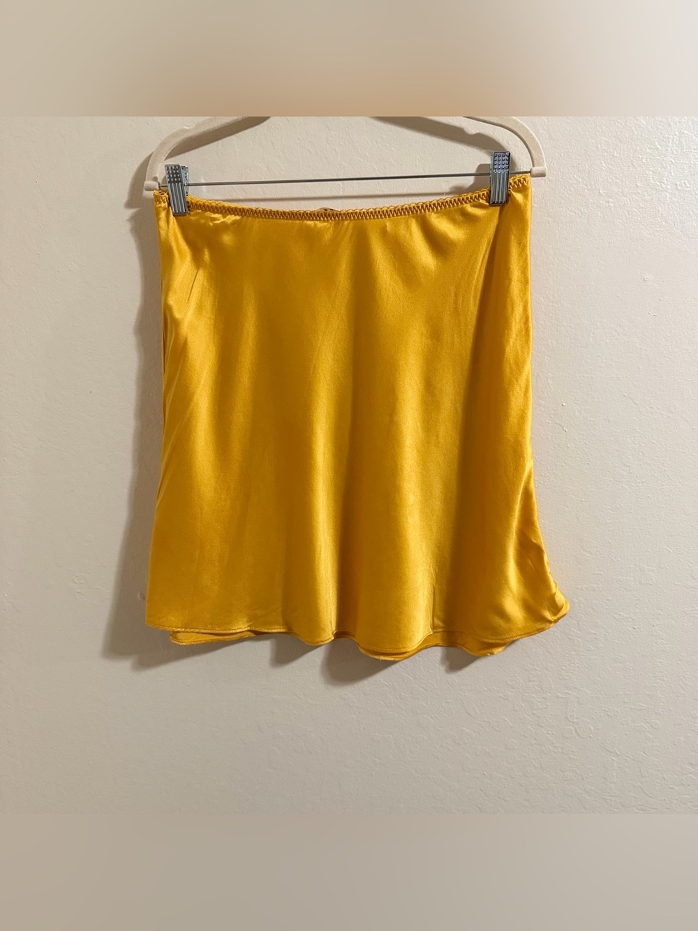 DOEN Giulietta Silk Mini Skirt Size L Goldenrod Yellow Satin Slip Lace Trim